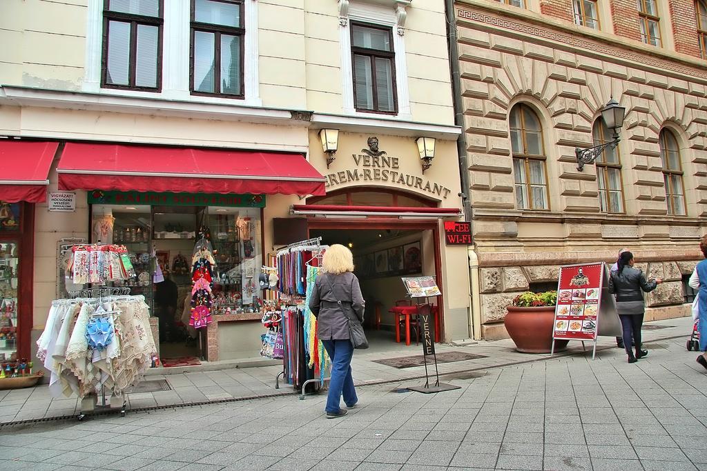 Vaci Deluxe Apartment Budapest Bilik gambar